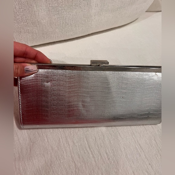 Silver clutch - Picture 3 of 4
